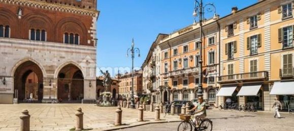 5 rooms Commercial property in Piacenza, Italy No. 191269 3