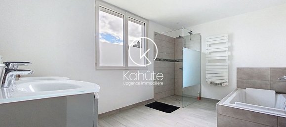 4 bedrooms House in Rhone, France No. 339090 17