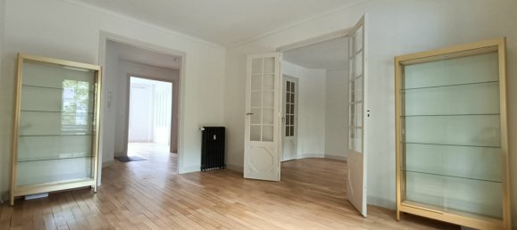 3 bedrooms Apartment in Tours, France No. 92360 3
