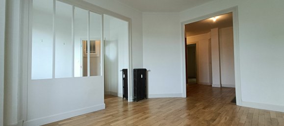 3 bedrooms Apartment in Tours, France No. 92360 4