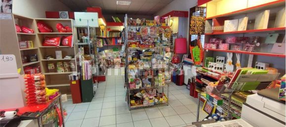 Коммерческая недвижимость с 1 комнатой в Ларчано, Италия № 157428 2