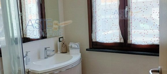 6 bedrooms House in Ponsacco, Italy No. 342538 4