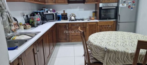 Maisonette de 3 dormitorios en Siggiewi, Malta No. 2713 3