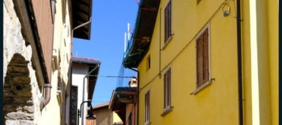 47m² Commercial property in Borno, Italy No. 274373 7