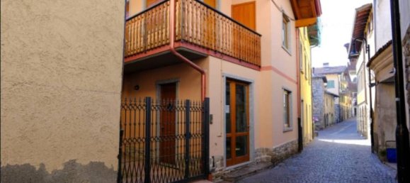 47m² Commercial property in Borno, Italy No. 274373 8