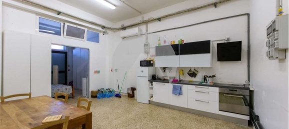 4غرفة عقار تجاري في Reggio Emilia, Italy رقم 113086 7