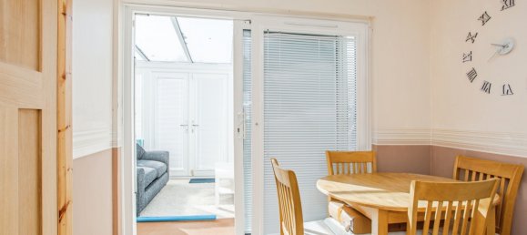 2 bedrooms House in Southend-on-Sea, United Kingdom No. 1992 5