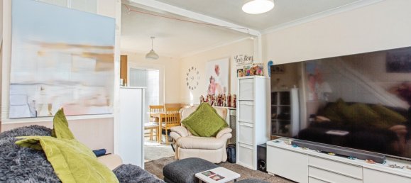 2 bedrooms House in Southend-on-Sea, United Kingdom No. 1992 2