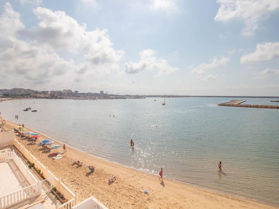 3 bedrooms Apartment in Torrevieja, Spain No. 176301