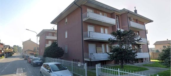 3 bedrooms Apartment in Romentino, Italy No. 292463 2