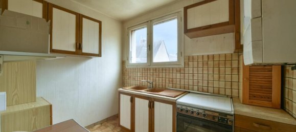 1 bedroom Apartment in Bourges, France No. 75013 5