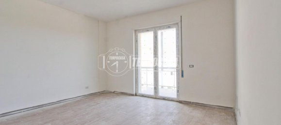 3 rooms Apartment in Rome, Italy No. 35643 6