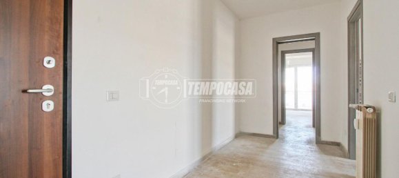 3 rooms Apartment in Rome, Italy No. 35643 17