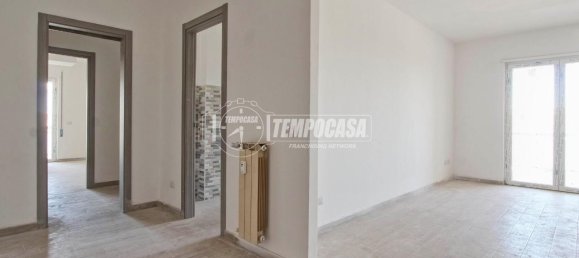 3 rooms Apartment in Rome, Italy No. 35643 2