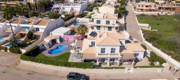 5 bedrooms Villa in Luz, Portugal No. 132034 3