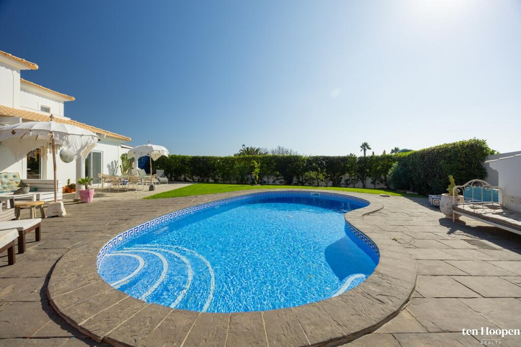 5 bedrooms Villa in Luz, Portugal No. 132034