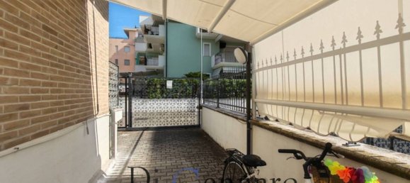 Квартира с 2 спальнями в Торторето, Италия № 339390 36