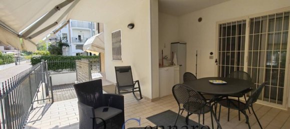 Квартира с 2 спальнями в Торторето, Италия № 339390 24