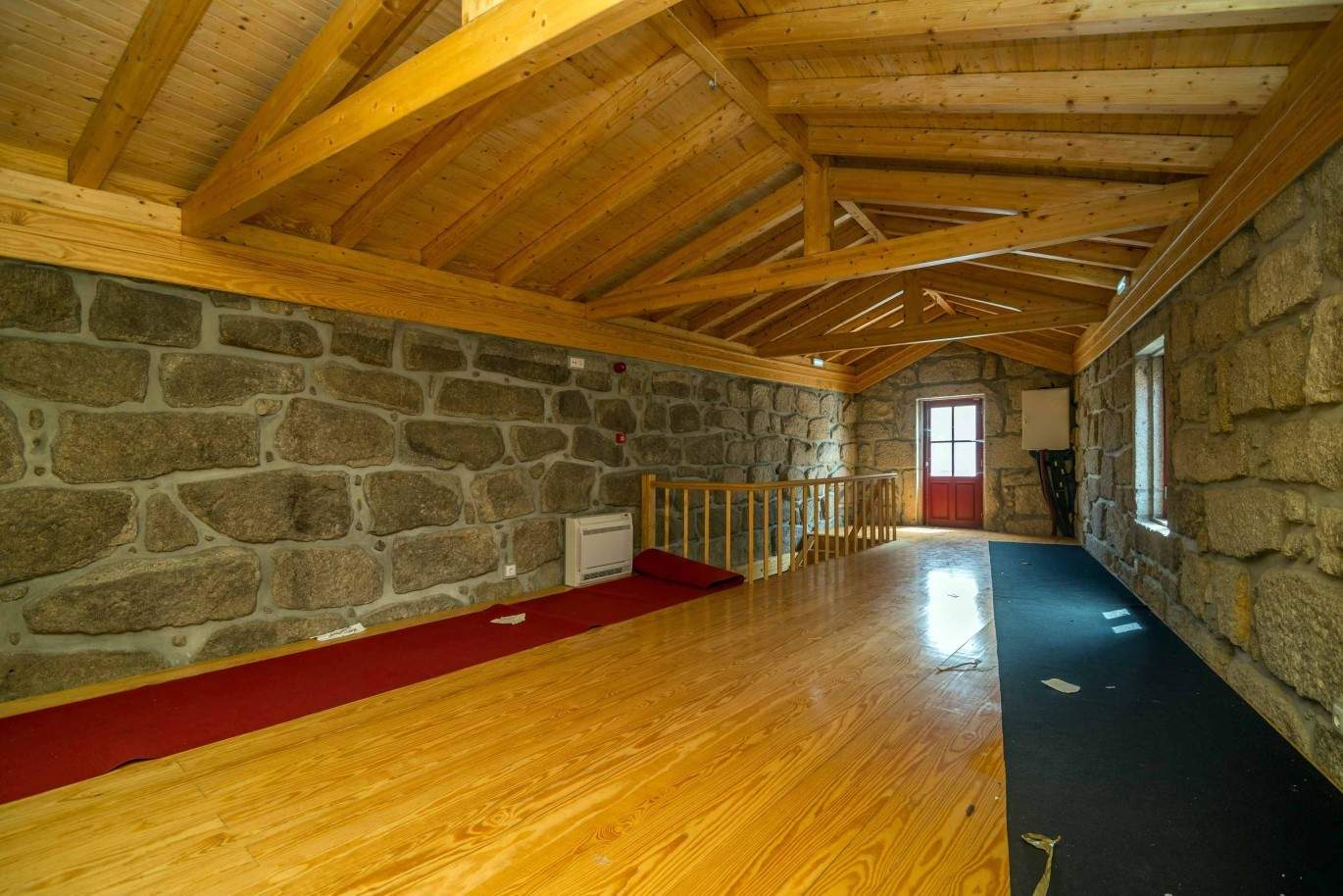 Propriété commerciale à Matosinhos, Portugal 91m² No. 80379