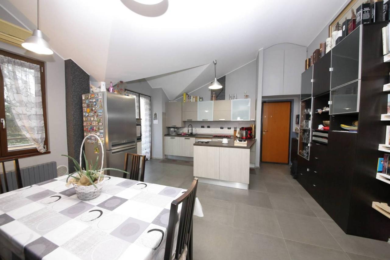 3-salle Appartement à Parabiago, Italy No. 137537