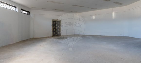 400m² Commercial property in Oeiras, Portugal No. 84671 8