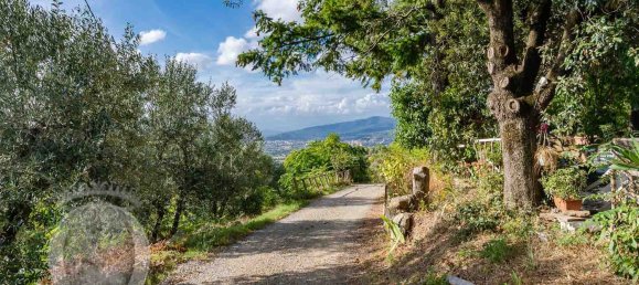 Дом с 10 комнатами в Кортона, Италия № 124423 13