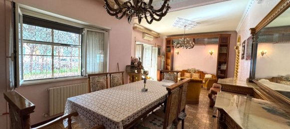 4-salle Appartement à Rome, Italy No. 23672 4
