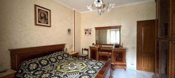 4-salle Appartement à Rome, Italy No. 23672 23