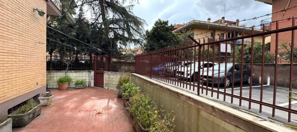 4-salle Appartement à Rome, Italy No. 23672 41