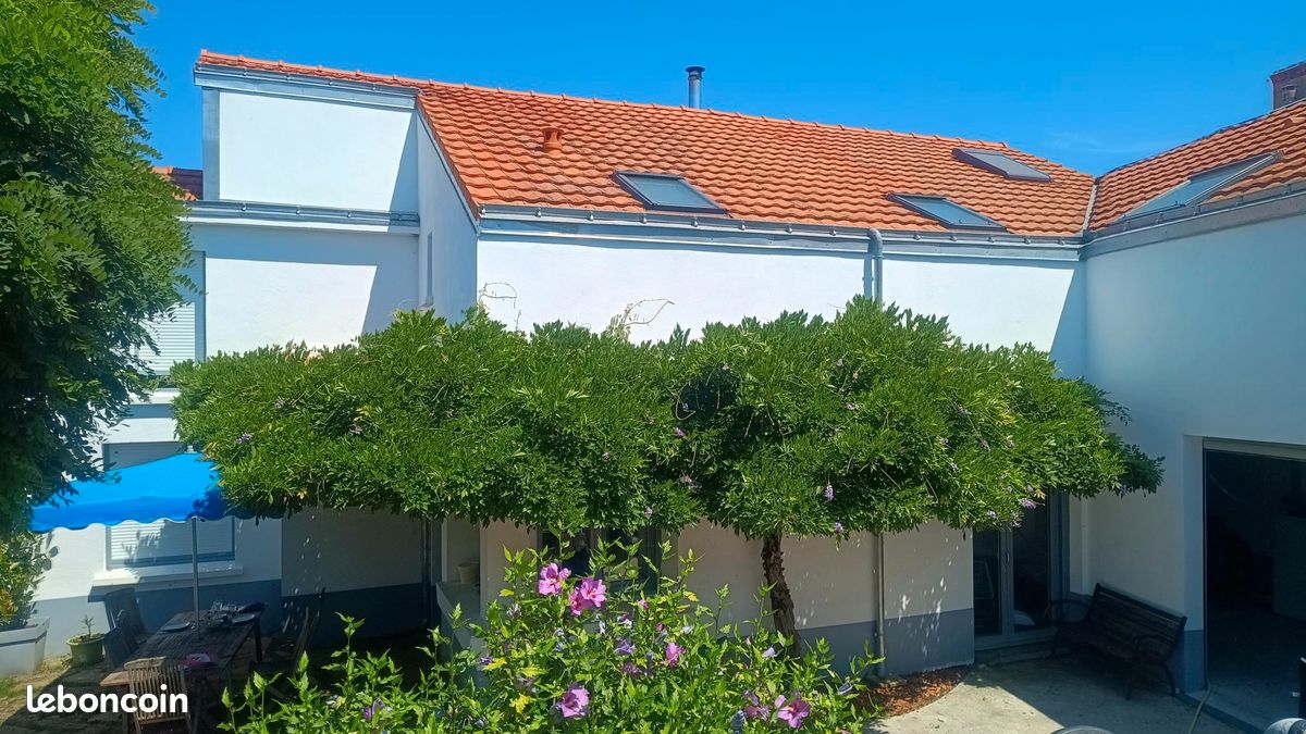 5 bedrooms House in Port-Saint-Pere, France No. 339797