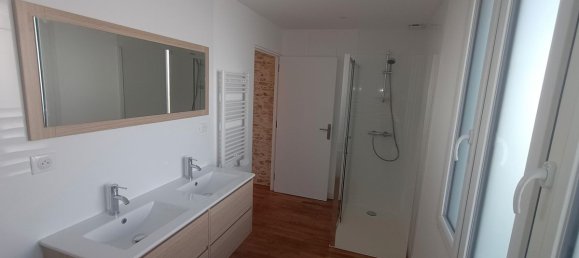 5 bedrooms House in Port-Saint-Pere, France No. 339797 3