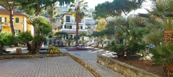 2 rooms Commercial property in Bordighera, Italy No. 215801 3