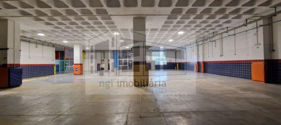990m² Warehouse in Loures, Portugal No. 188875 2
