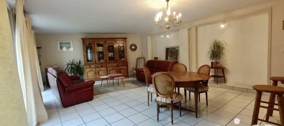 Casa de 3 dormitorios en Chateau-Thierry, France No. 271551 2