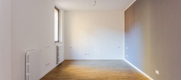 Apartamento de 3 habitaciónes en Monza, Italy No. 34166 5
