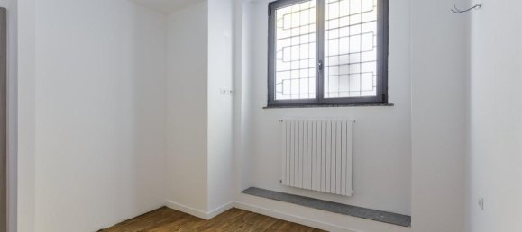 Apartamento de 3 habitaciónes en Monza, Italy No. 34166 18