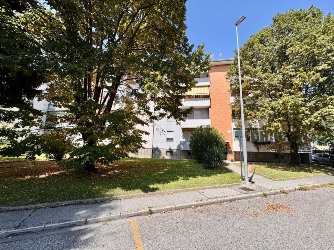 6 bedrooms Apartment in Udine, Italy No. 322297