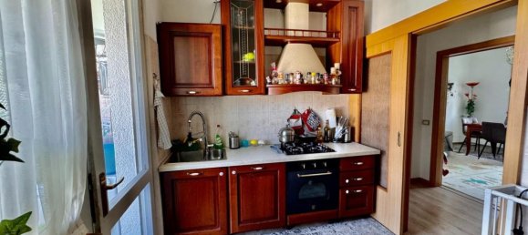 6 bedrooms Apartment in Udine, Italy No. 322297 4