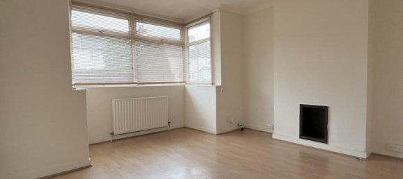 3 bedrooms Commercial property in Kent, United Kingdom No. 6181 12