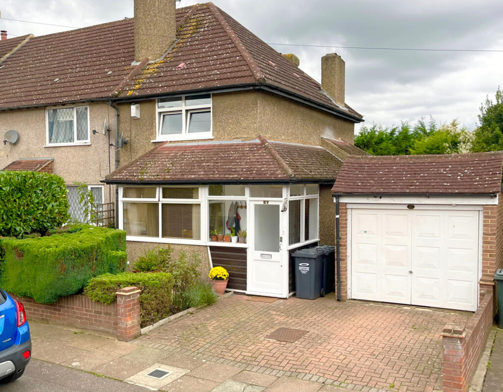 3 bedrooms Commercial property in Kent, United Kingdom No. 6181