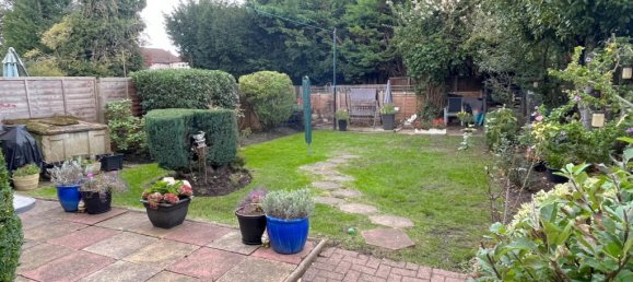 3 bedrooms Commercial property in Kent, United Kingdom No. 6181 8