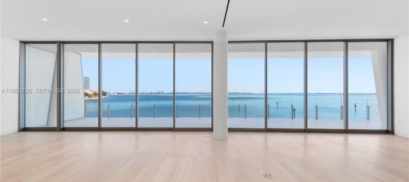 4 dormitorios propiedad comercial en venta en Miami, Miami-Dade, Florida, USA № 614818 16