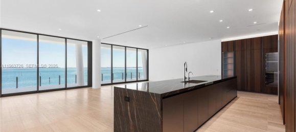 4 dormitorios propiedad comercial en venta en Miami, Miami-Dade, Florida, USA № 614818 14