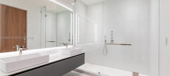 4 dormitorios propiedad comercial en venta en Miami, Miami-Dade, Florida, USA № 614818 5