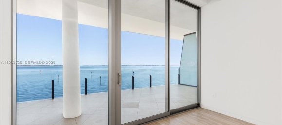 4 dormitorios propiedad comercial en venta en Miami, Miami-Dade, Florida, USA № 614818 22