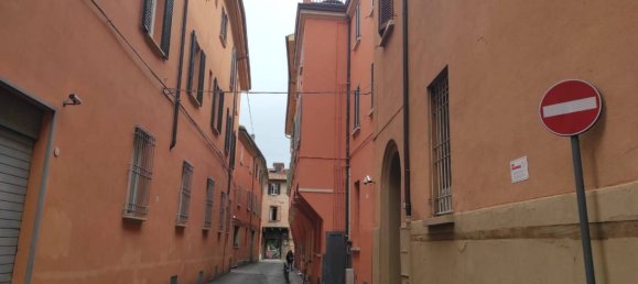 15m² Garage in Bologna, Italy No. 146888 4