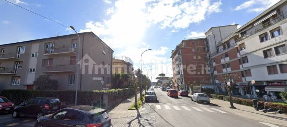 3 rooms Commercial property in Pisa, Italy No. 268520 2