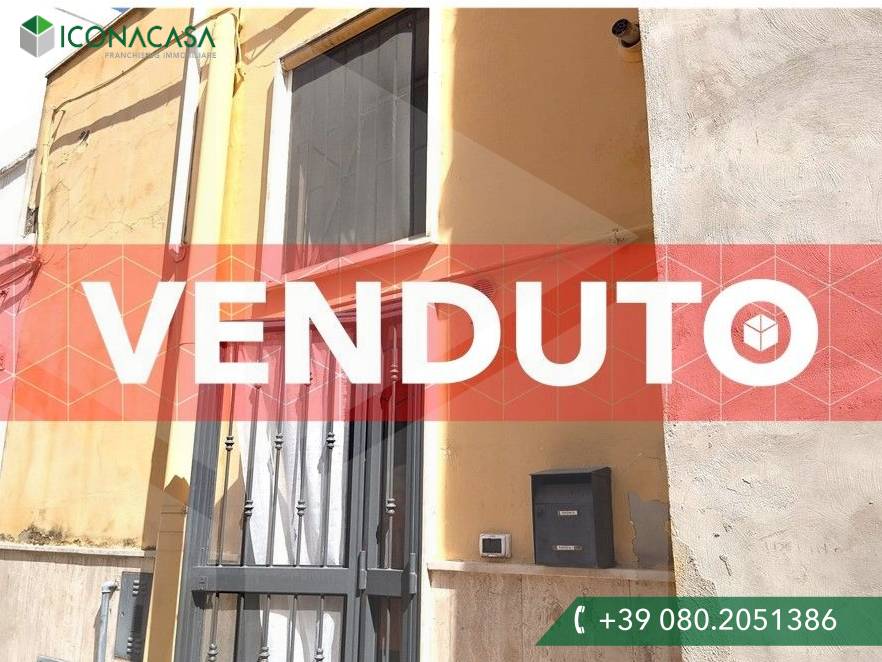 3 rooms House in Bari, Italy No. 17221