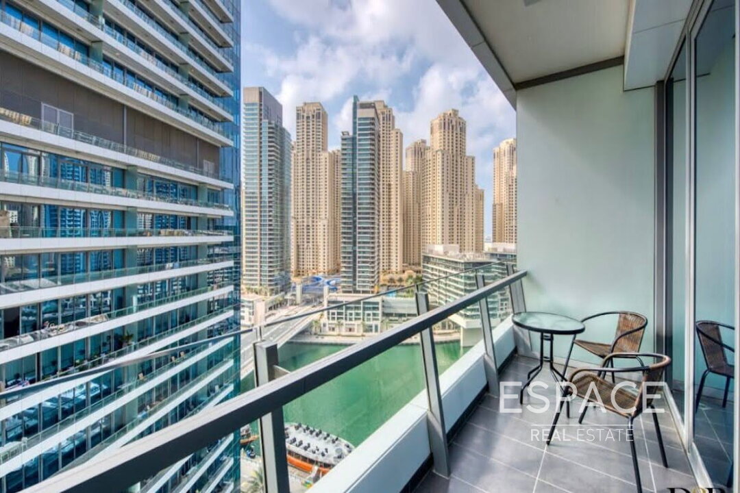 Entrepôt à Dubai Marina, UAE 48m² No. 108306