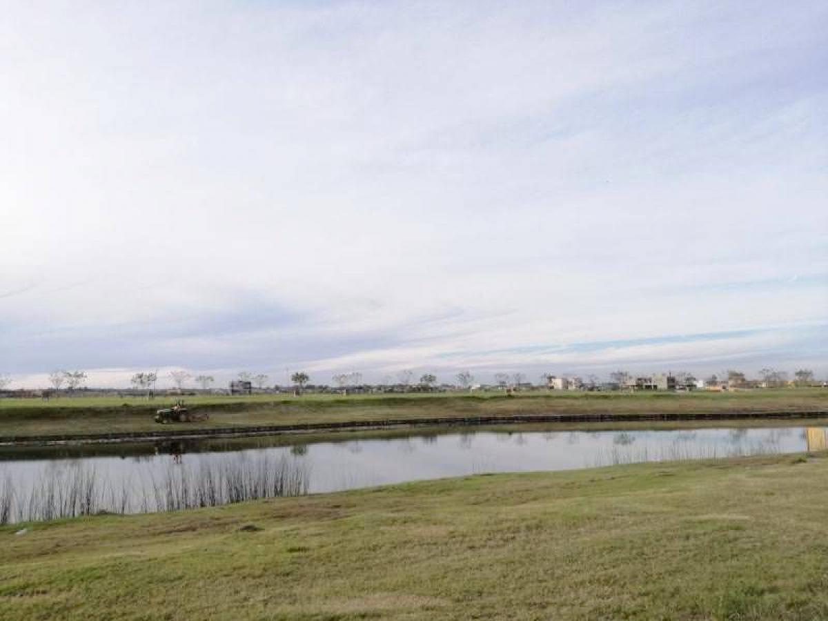  Land in Escobar, Argentina No. 41381